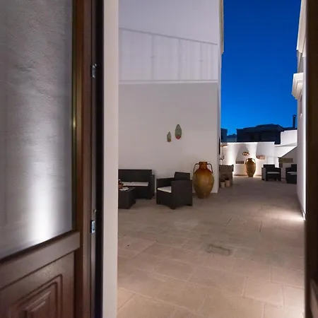 Donna Fiora Antica Dimora Bed & Breakfast 2*
