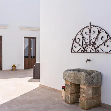 Donna Fiora Antica Dimora Bed & Breakfast 2*